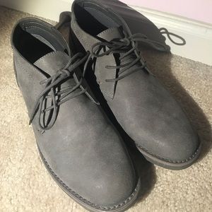Men’s casual gray dress boots